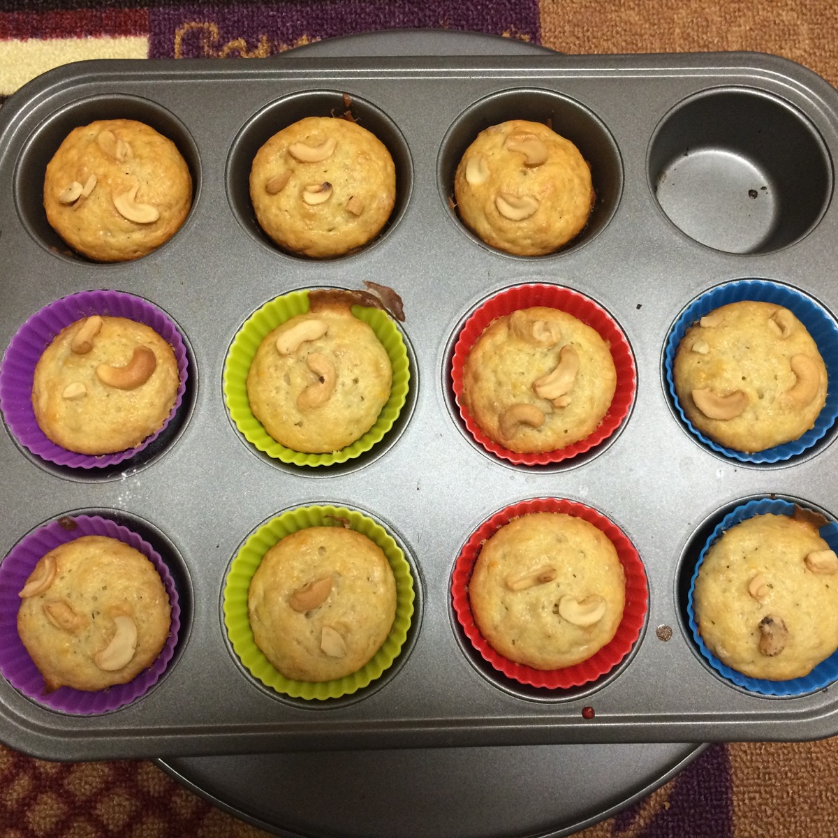 banana_cashew_muffin_plain